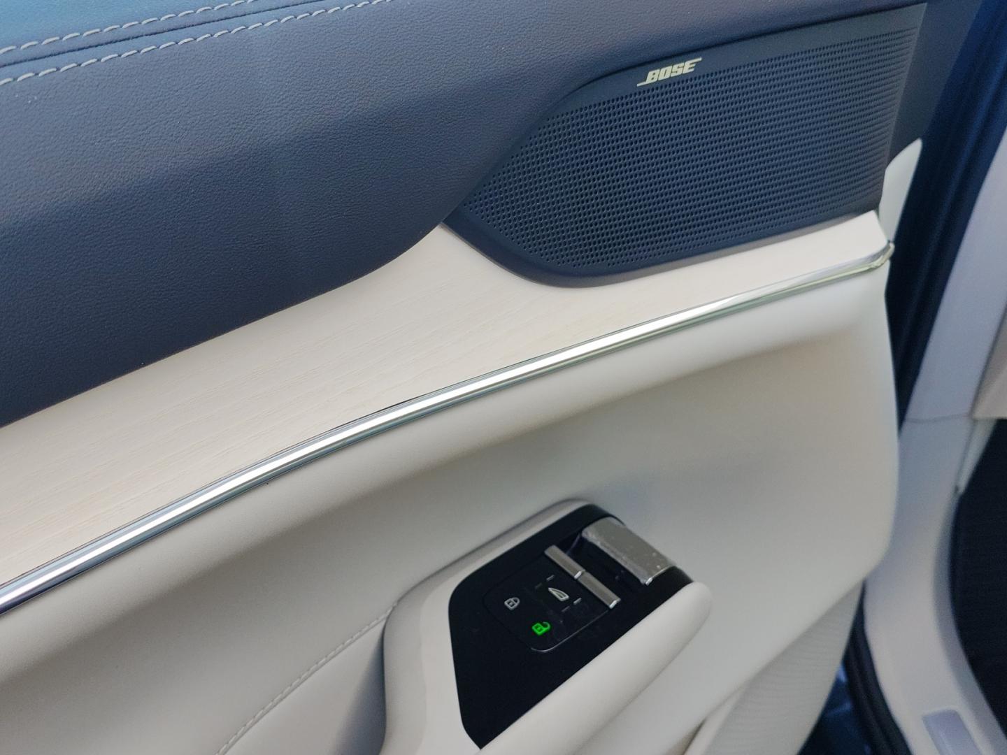 Volvo EX90