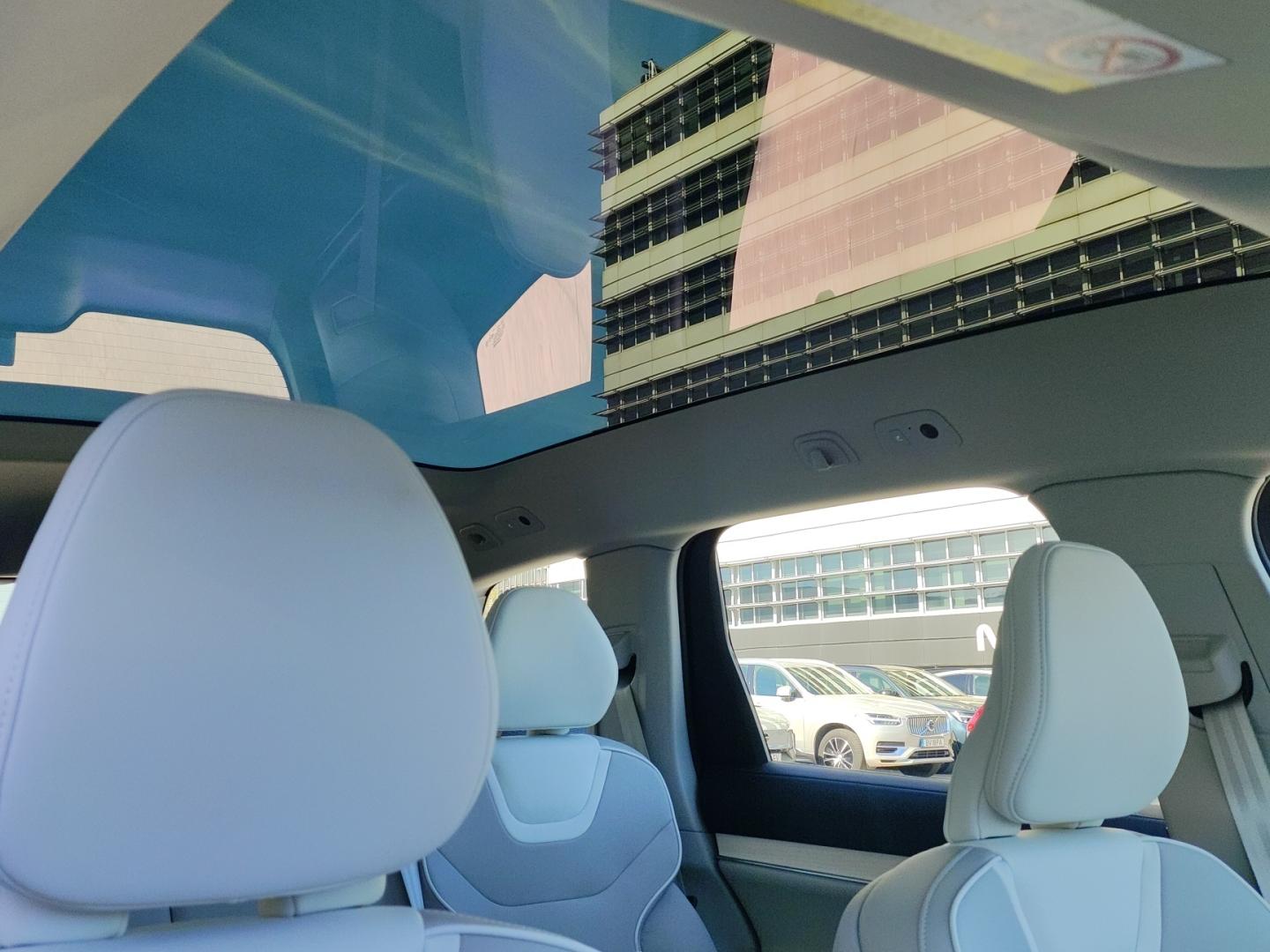 Volvo EX90