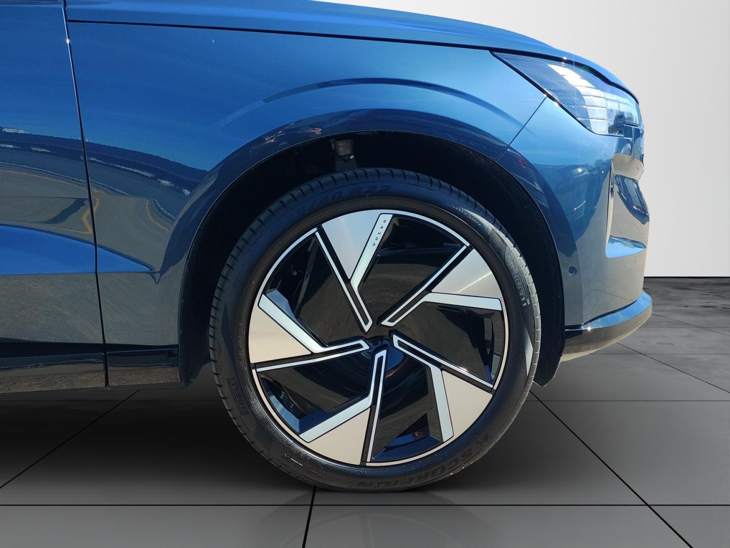 Volvo EX90