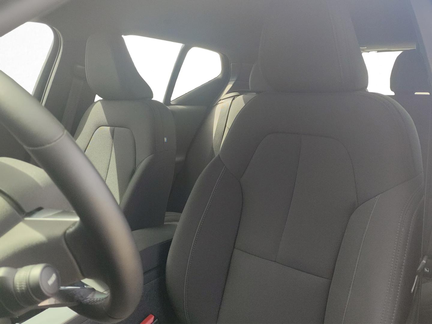 Volvo EX40